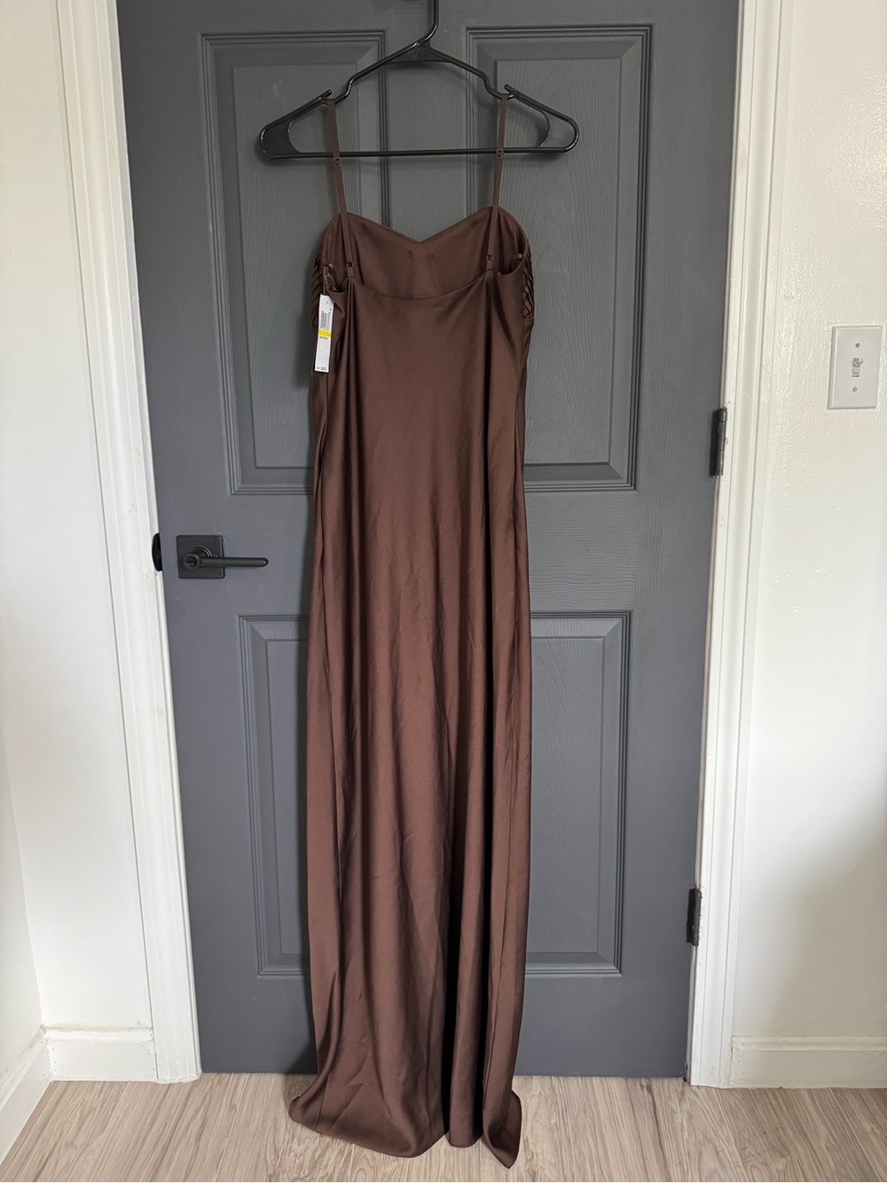 NWT Seni & Cade Chocolate Brown Satin Pleated Bust Maxi Dress Size M - Picture 4 of 7